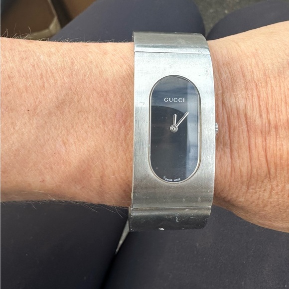 Gucci Watch, vintage Silver Stainless Steel 2400L Dial Bangle - Picture 2 of 4